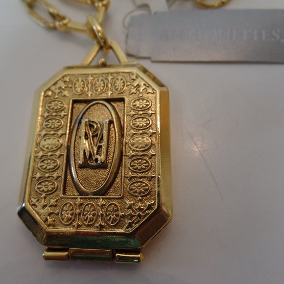 Antiquities Couture NWT Goldtone Maria Antoinette Square Locket Adj to 30" - Picture 12 of 16